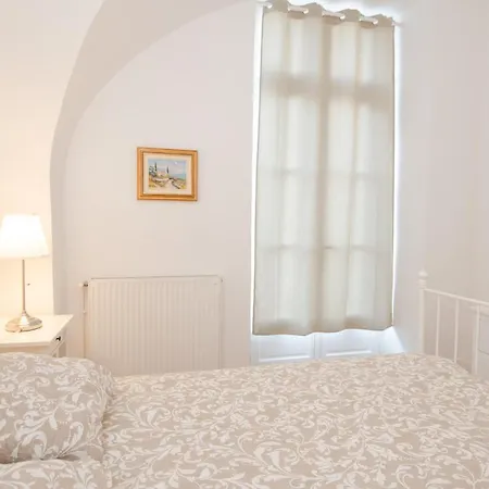 Issoire Centre, T2 Bergere Avec Parking Apartment Exterior photo