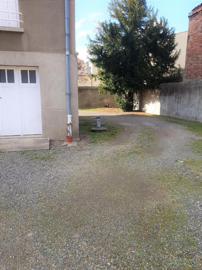 Centre, T2 Bergère Avec Parking Appartement Issoire